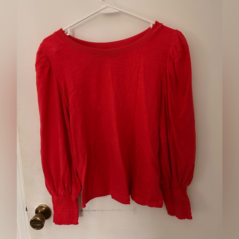 TUCKERNUCK POMANDER PLACE CORAL RED PUFF SLEEVE SHIRT W/ SMOCKED CUFFS SZ MED